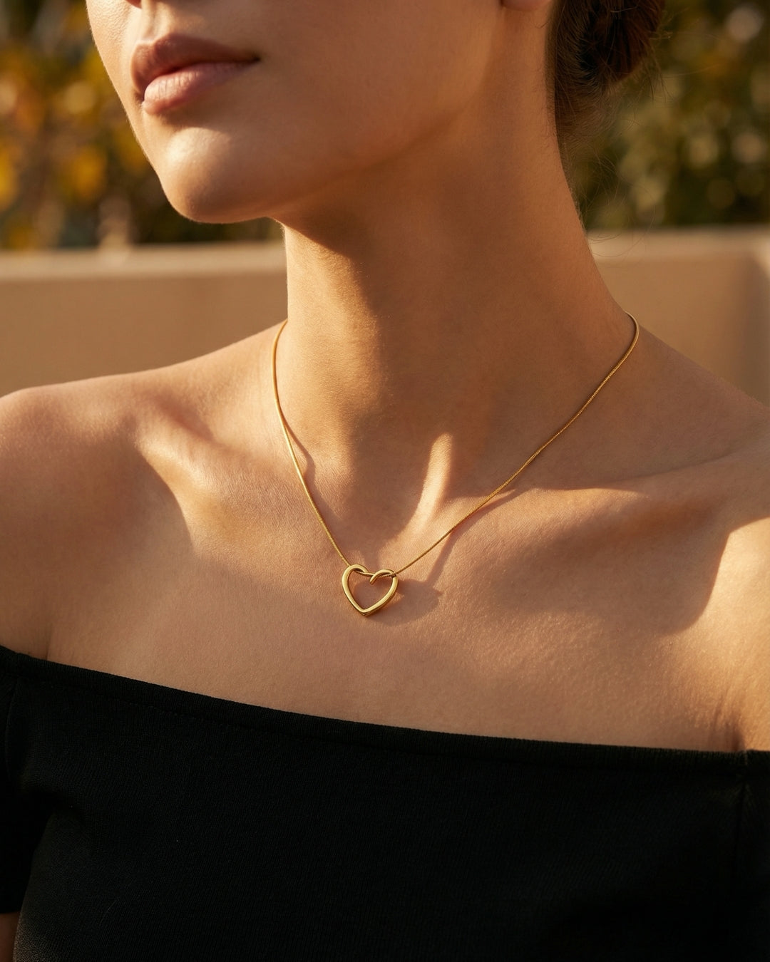 Trendy Heart Hollow Necklace