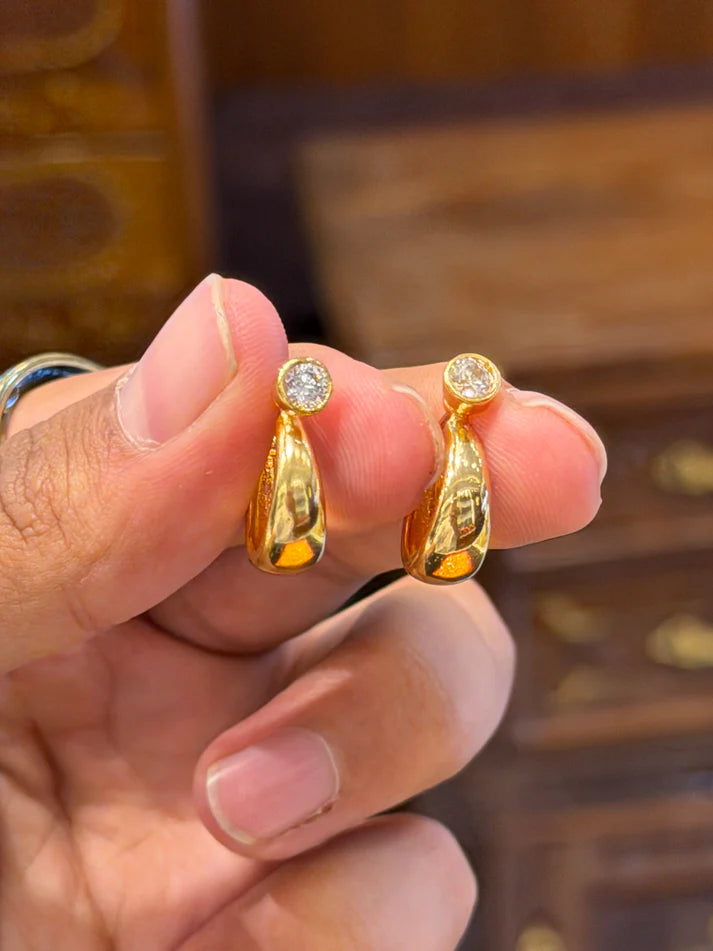 2Pcs (1 Pair / Jodi) Gold Plated Earrings for Women & Men | Unisex Elegant Lightweight Party Wear Jewelry