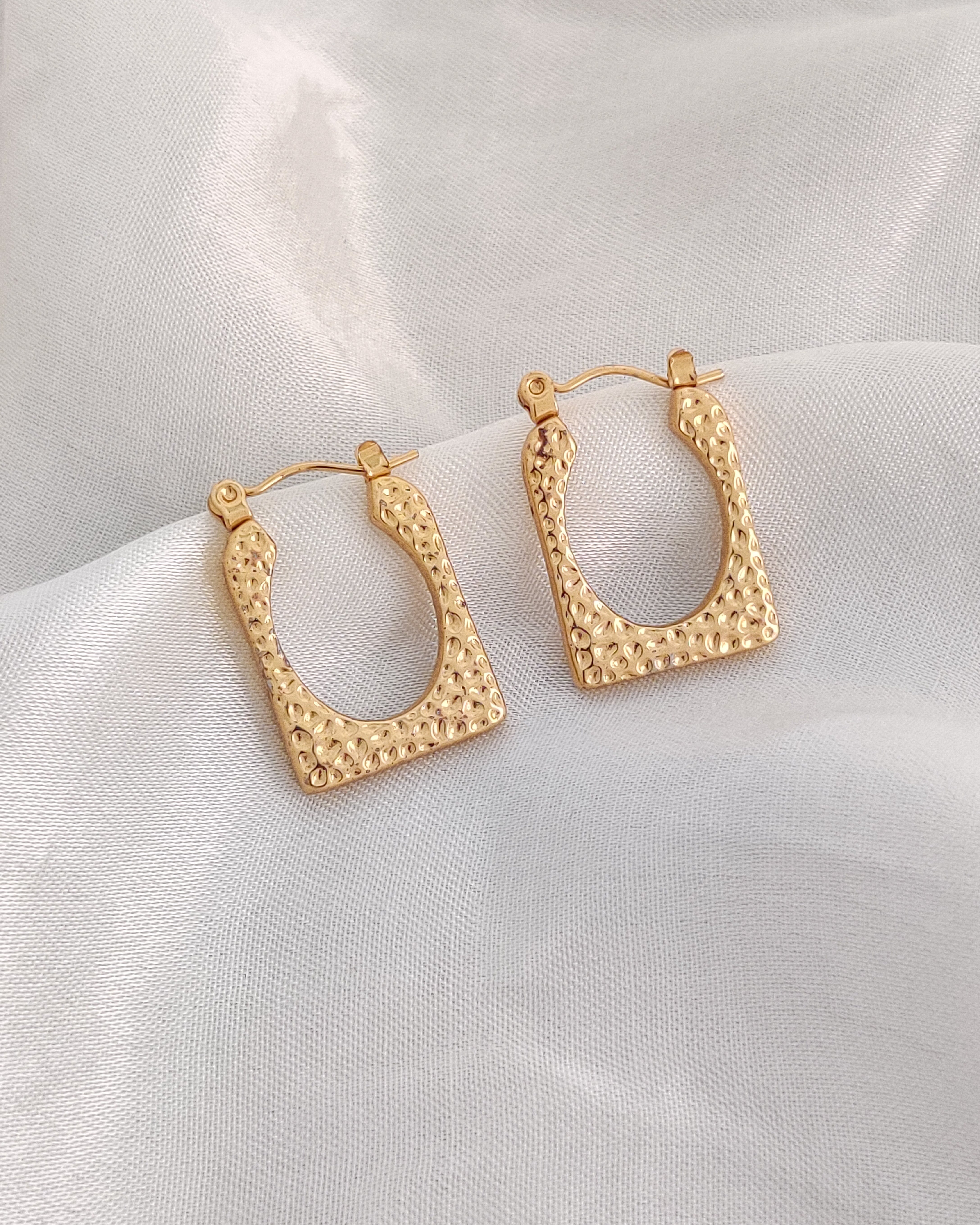 Aurelia Squre Hoop