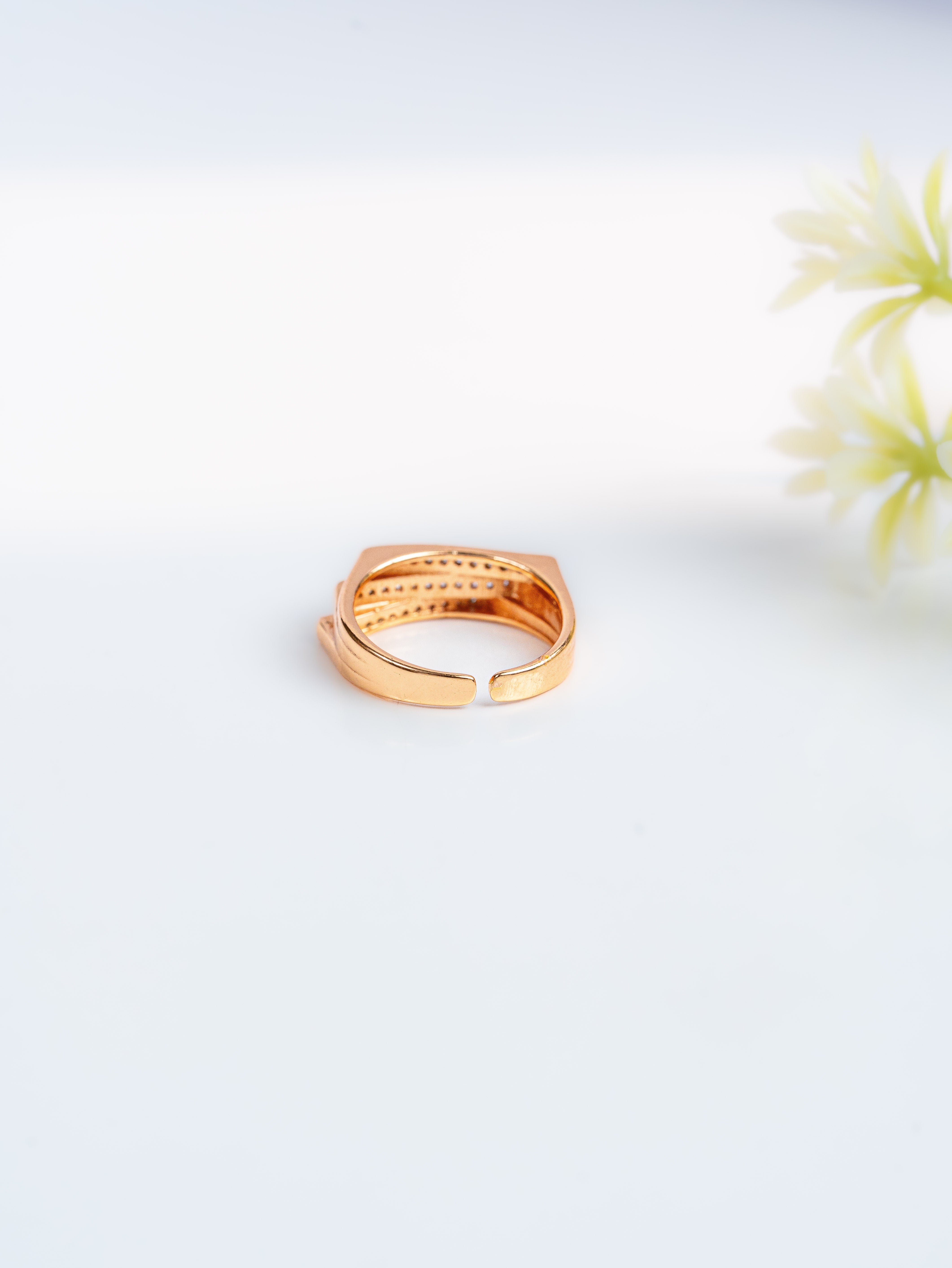 Elara Adjustable Ring